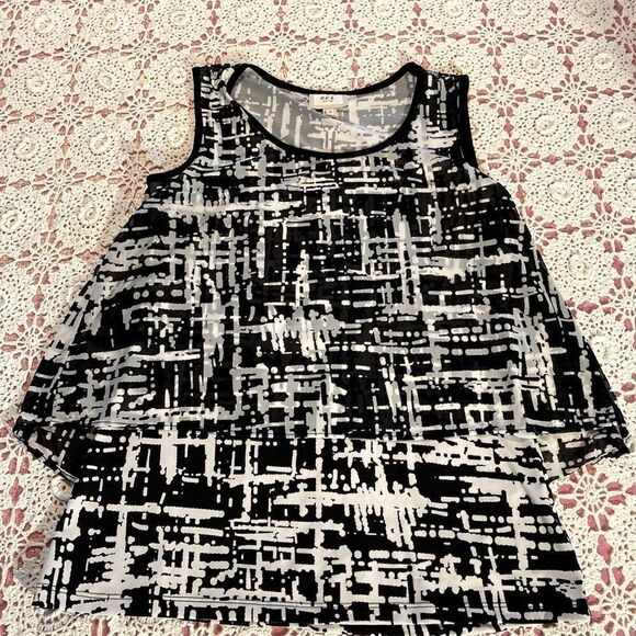 ECI Black White Abstract Blouse Small - Picture 2 of 6